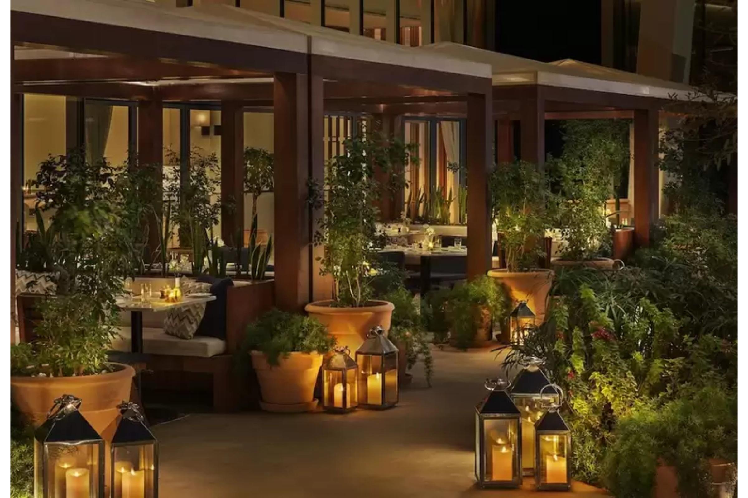 더 아부다비 에디션 외부 사진 The Terrace at the Four Seasons Hotel