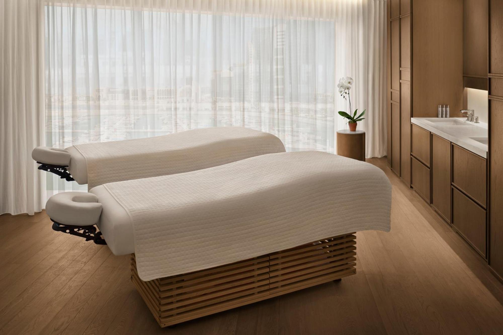 더 아부다비 에디션 외부 사진 Treatment room at The Spa at The Standard London