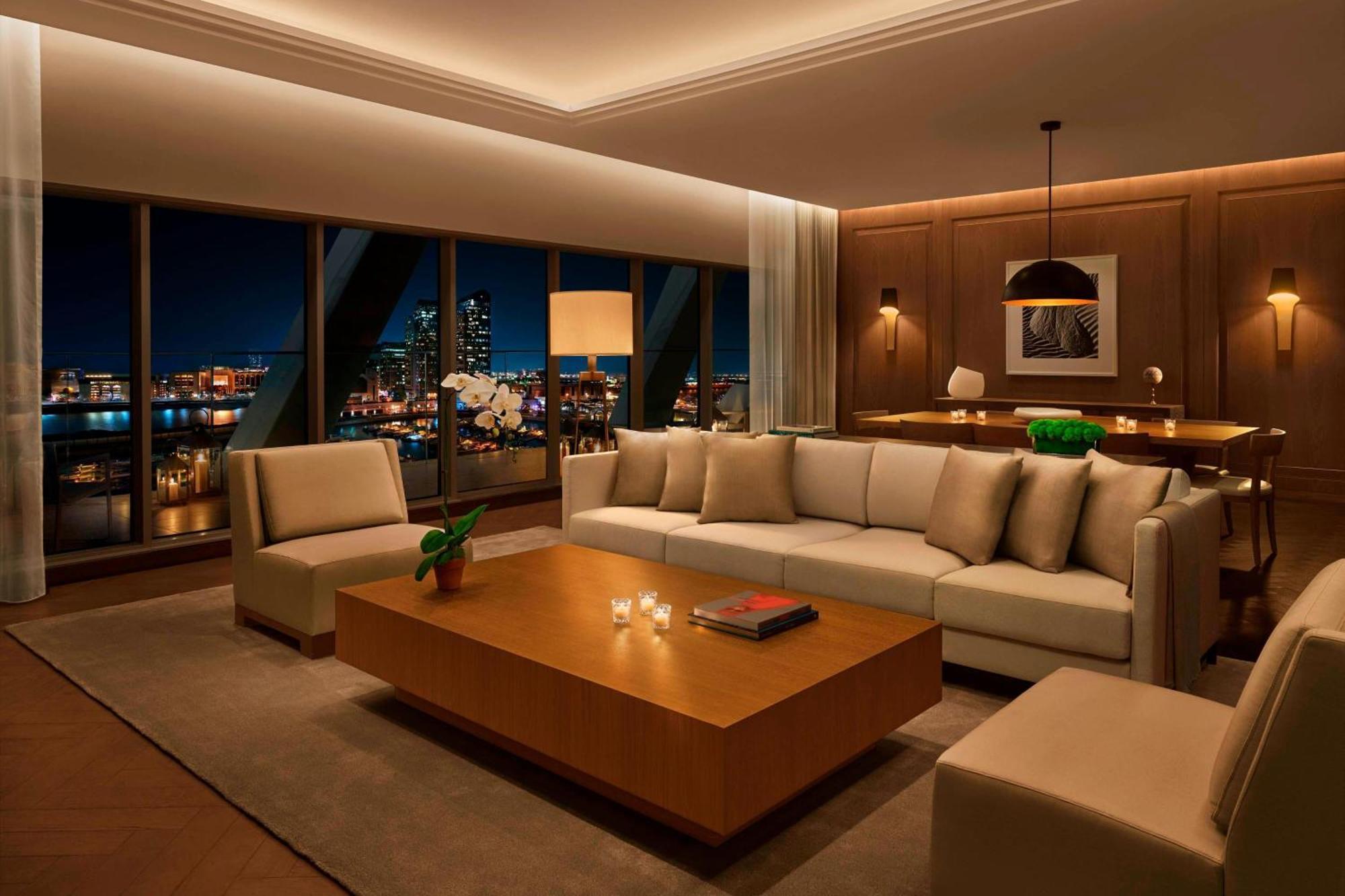 더 아부다비 에디션 외부 사진 The living room of a suite at The Ritz-Carlton, Tokyo