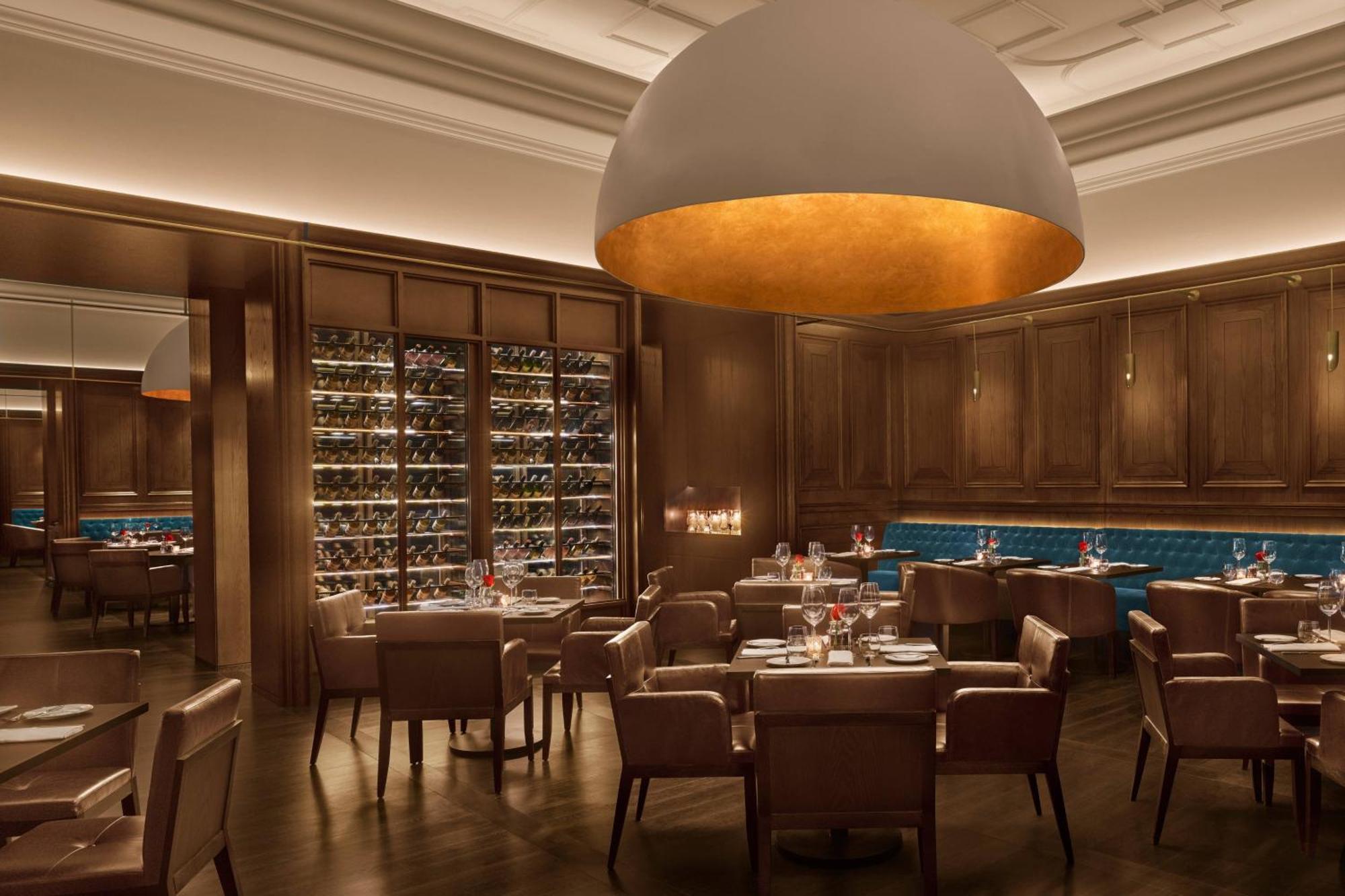 더 아부다비 에디션 외부 사진 The interior of the restaurant