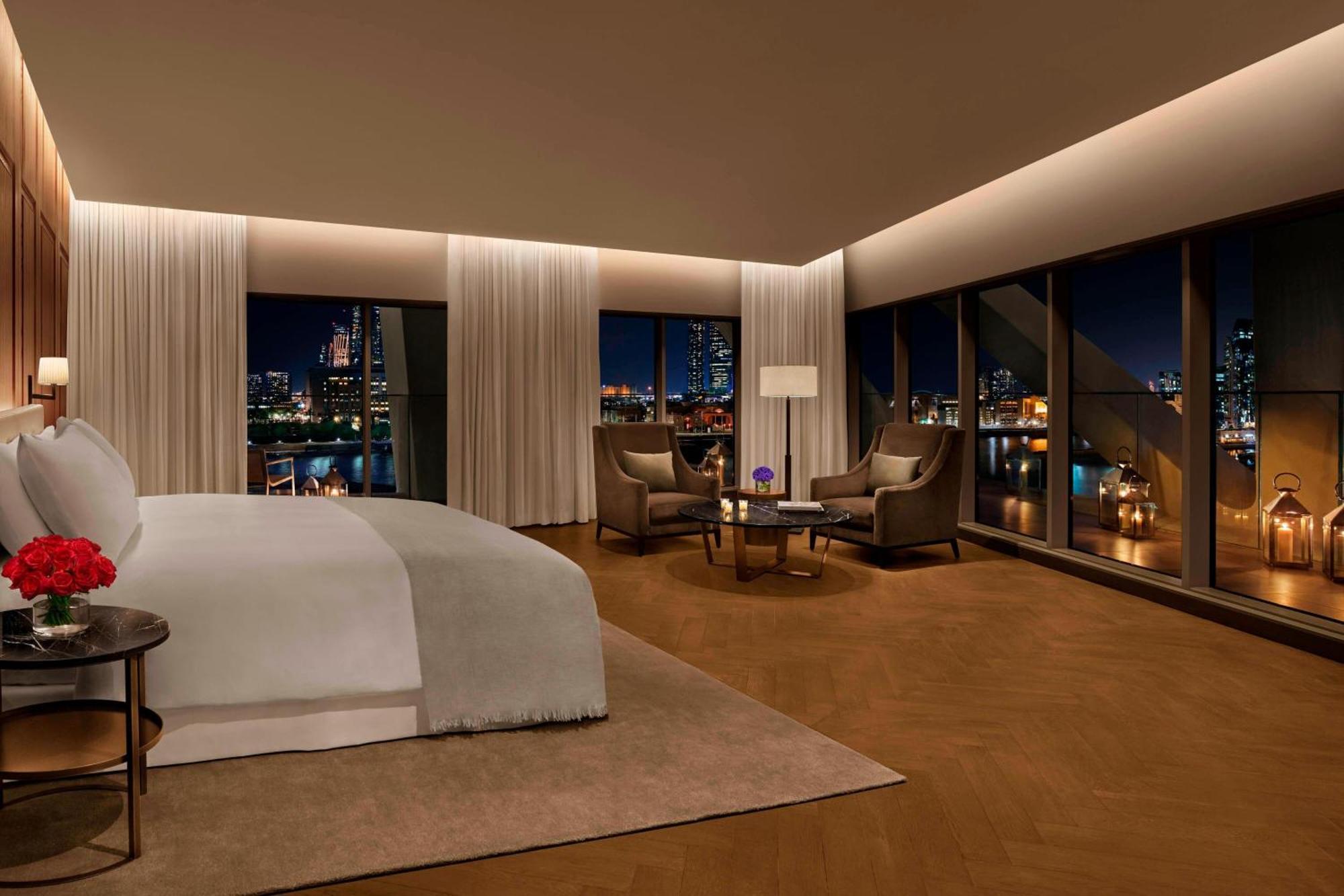 더 아부다비 에디션 외부 사진 A bedroom at The Ritz-Carlton, New York, Central Park