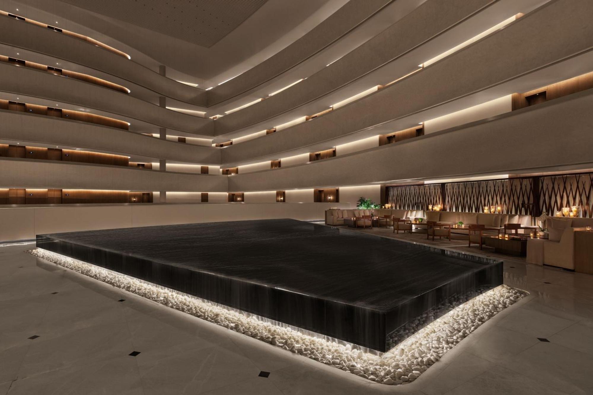 더 아부다비 에디션 외부 사진 The interior of the hotel